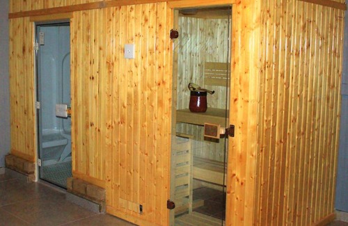 Grootfontein House | Motel ∙ 8 guests