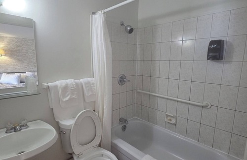 Degelis Hotel | Motel Claude
