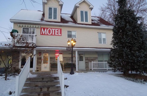 Saint-Sulpice Hotel | Motel Derfal