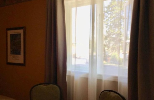 Baie-St-Paul Apartment | Motel Des Cascades :Standard Queen-Size Room