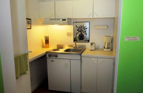 Shefford Hotel | Motel Des Deux Lacs Inc