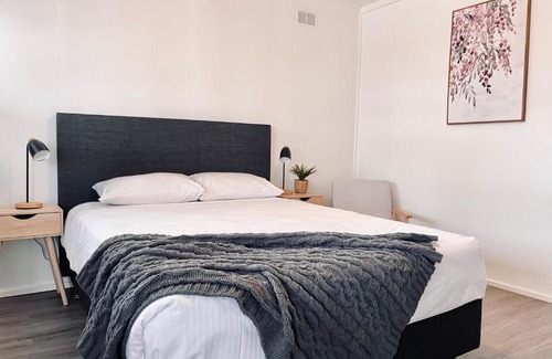 Tintinara Hotel | Motel On Becker