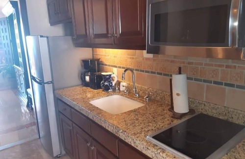 Libertad Condo | Mother’s Day Cozy 1-bedroom condo with WiFi, AC in lovely Cabo San Lucas