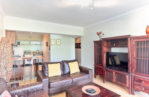 Mouille Point Apartment | Mouille Point Mountain View 2 Bedroom