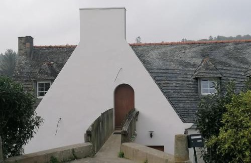Plouneventer Apartment | Moulin de brezal et étang à 20 minute de la mer