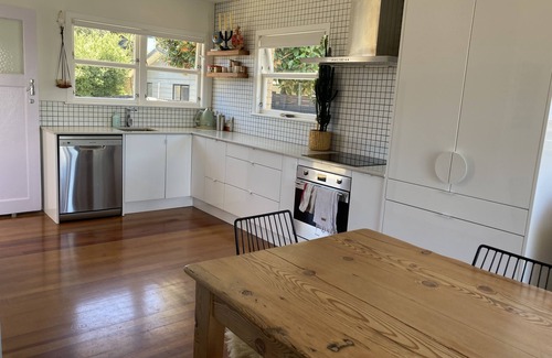 Mount Maunganui House | Mount beach house 3 min walk to the beach (300mt)