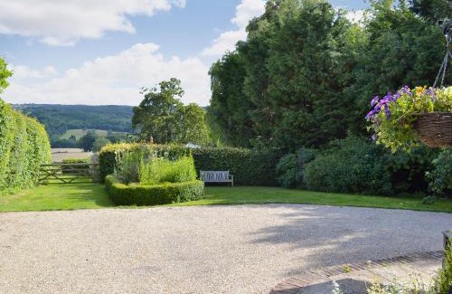 Burwash House | Mount House Barn