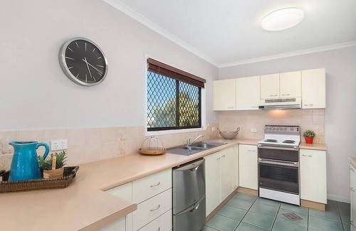 Mount Louisa House | Mount Louisa Renovated Family Home