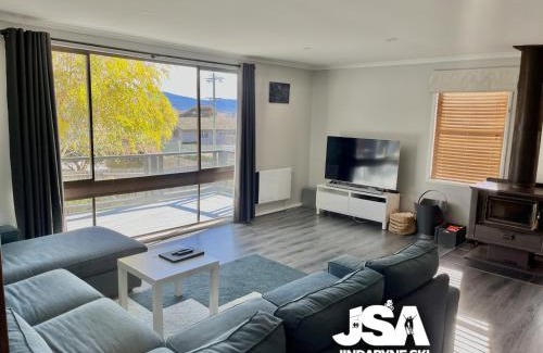 Jindabyne House | Mountain Air