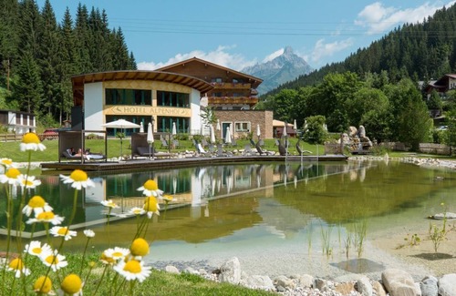 Filzmoos Apartment | Mountain and hiking experience in the room "Zirbenstein" - Alpenhof, country hotel