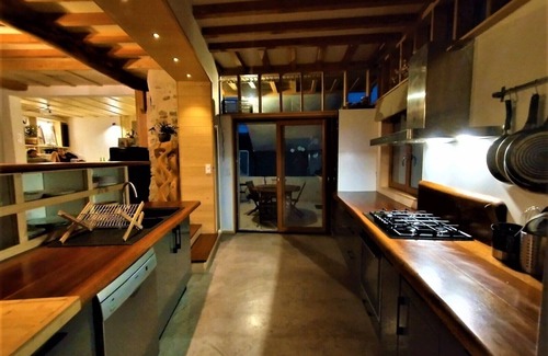 Saint-Roman House | Mountain and river will treat you to the top of this medieval village.