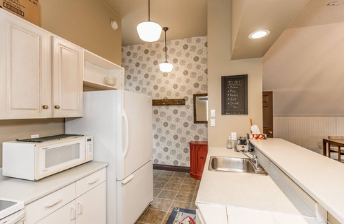 Creemore House | Mountain Ash Farm Country Manor