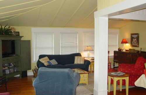 Port Sheldon Cottage | Mountain Beach Lake House - Private Association