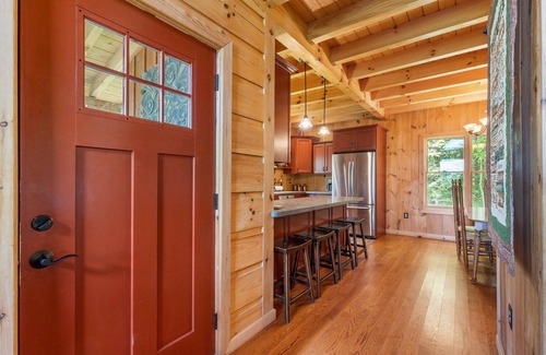 Zoe Cabin | Mountain Blessings! A 3-bedroom cabin with a fantastic view in Cliffview Resort