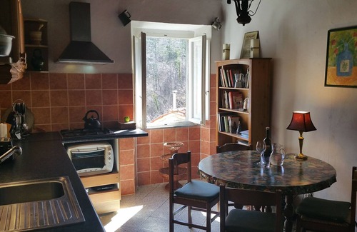 Casoli Cottage | Mountain cottage with great views in friendly village with restaurant.