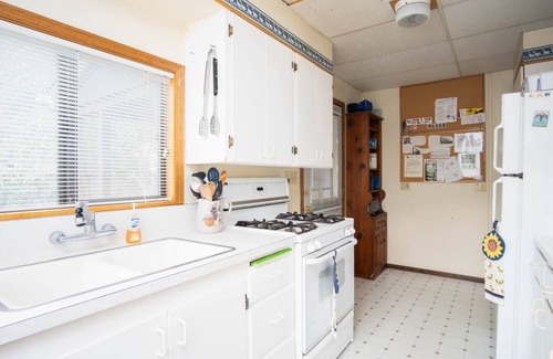 Springville House | Mountain Escape - Perfect for Families, Large Deck!
