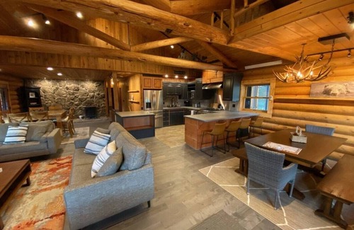 Alpine House | Mountain Getaway ⁓ Aspen Bear Paws – Hot Tub ~ BBQ