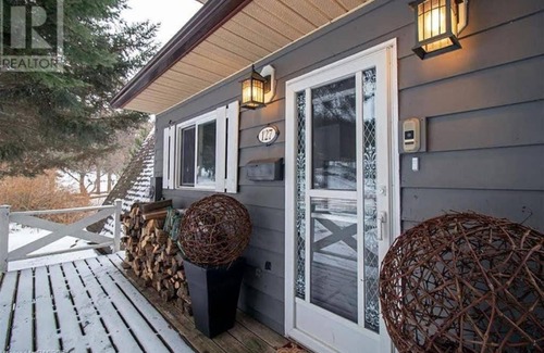 Kimberley Ski Chalet | Mountain Hideaway Cottage