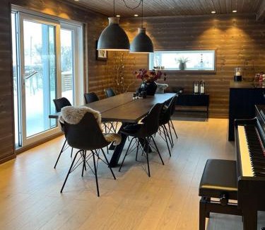 Tromso House | Mountain Home With View Near Tromsø