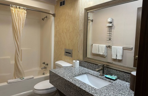 Iron Mountain Hotel | Mountain Inn