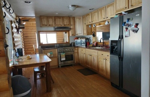 Golden Valley County Cabin | Mountain log cabin, horse barn/fenced paddocks.Hunting, hiking,horseback riding