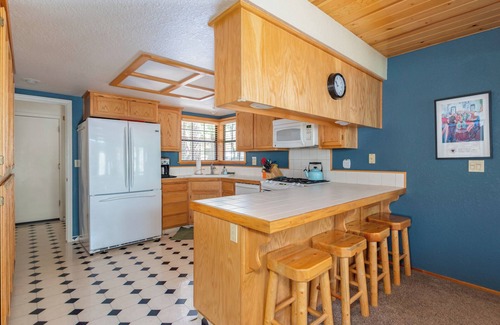 Dorrington Cabin | Mountain Magic- Pool Access