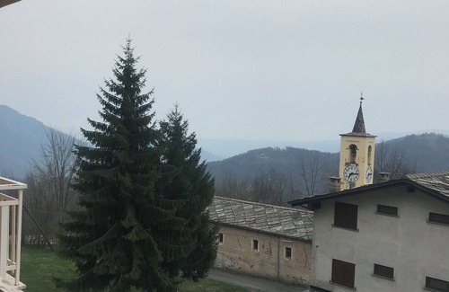 Paesana Apartment | Mountain rendezvous toward Pian Munè