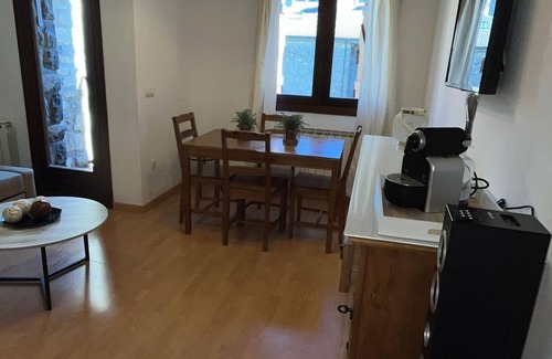 Villanua Apartment | Mountain Retreat: Cozy 2BR Apt with Modern Amenities, Near Las Guixas Caves