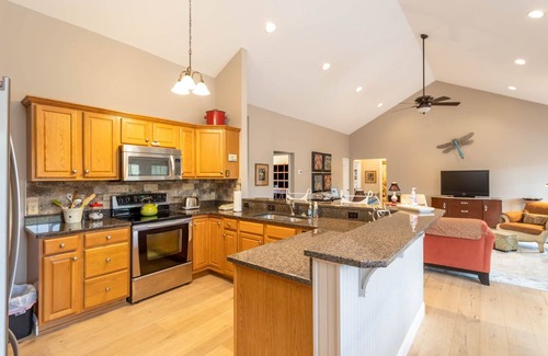 Village on the New House | Mountain Retreat in West Jefferson
