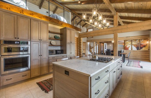Loghill Village House | Mountain Retreat with Spectacular Views - Access to Trails STR2024-063