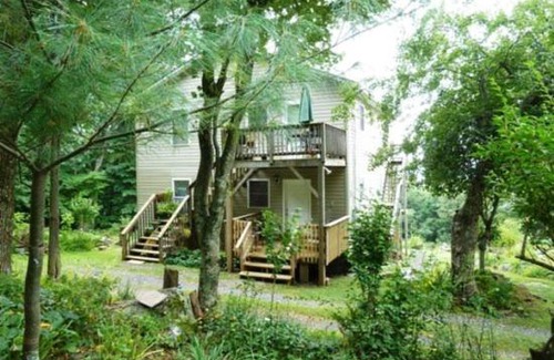 Stanley Apartment | Mountain Roots Lodging