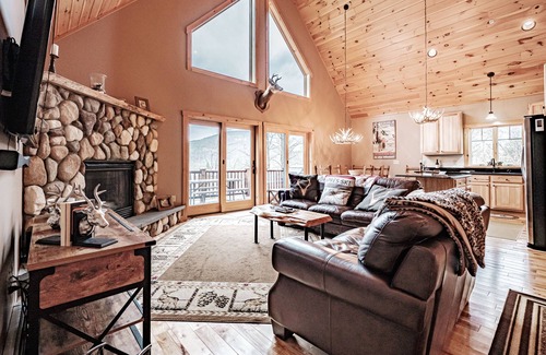 Sunday River Area Ski Chalet | Mountain side house off of the Sunday River Road
