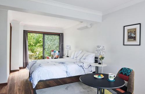 Kurrajong Heights Apartment | Mountain Sojourn - Tranquil Kurrajong Getaway