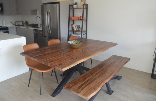Revelstoke Condo | Mountain View Condo w/Hot Tube! 2B/1B - Central between Ski Resort and Downown