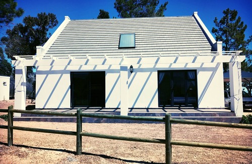 Helderberg Rural Cottage | Mountain view Cottage