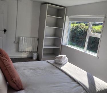 Curraheen House | Mountain View Cottages