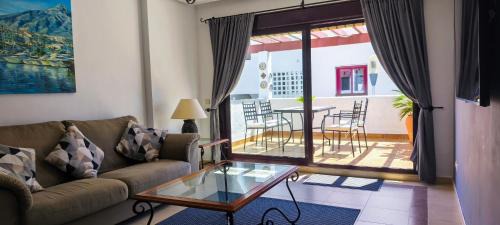 Nueva Andalucia Apartment | Mountain View