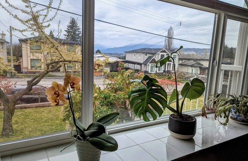 Burnaby House | Mountain View Home in Burnaby