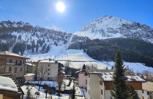 Lizzola Apartment | Mountain View - Il Sole tutto l'Anno