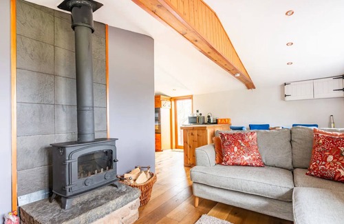 Farden House | Mountain View Lodge, Luxury Woodland Lodge with Hot Tub
