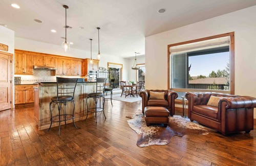 Redmond House | Mountain-View Luxury Retreat w/Hot Tub/Game Room