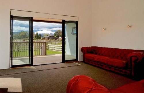 Ohakune House | Mountain View - Ohakune Holiday Home