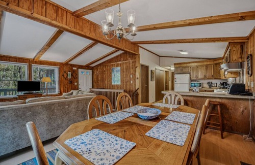 Berkeley Springs House | Mountain View - pets, grill, wifi, fire pit, screen porch, game room, deck, view