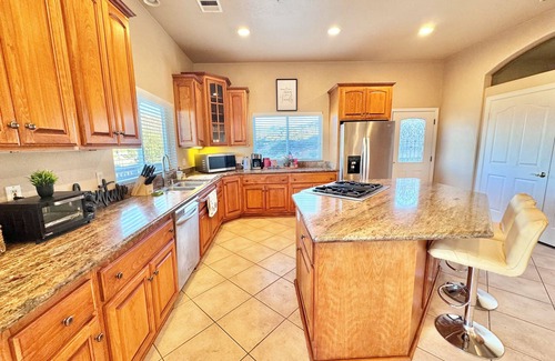 Jamul House | Mountain View Ranch Retreat 2000 sqft 2nd floor Condo