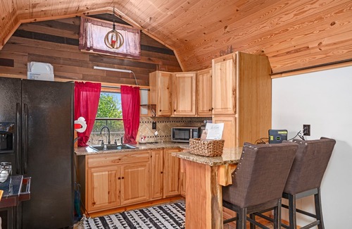 Crossville - Harriman House | Mountain View Tiny House in Golf Capital of TN