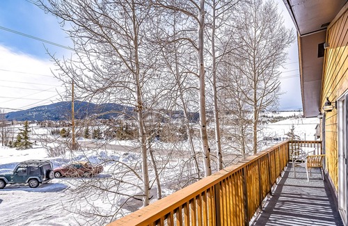 Summit Cove House | Mountain view townhouse with WiFi and shared balcony - near major ski resorts