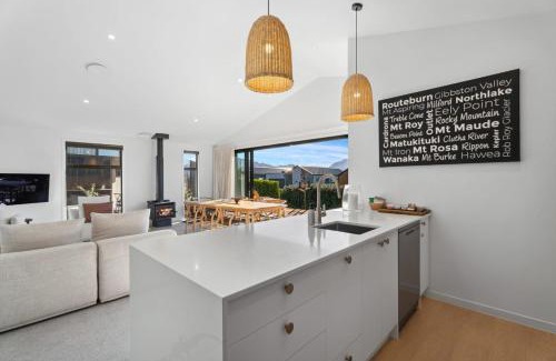Wanaka House | Mountain View Wanaka Retreat
