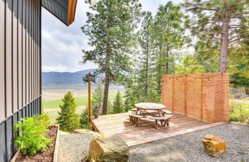 Bonners Ferry House | Mountain Views and Fireplace Bonners Ferry Escape!