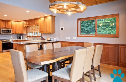 Naples House | Mountain Views, Hot Tub, Spa, Fire Pit, Game Room