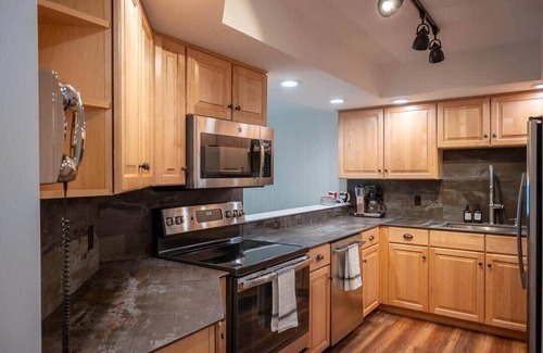 Ludlow Condo | Mountainside 2-BR Ski-In/Out Okemo Haven
